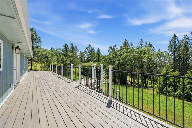 10704 Round Valley Rd, Grass Valley, CA 95949