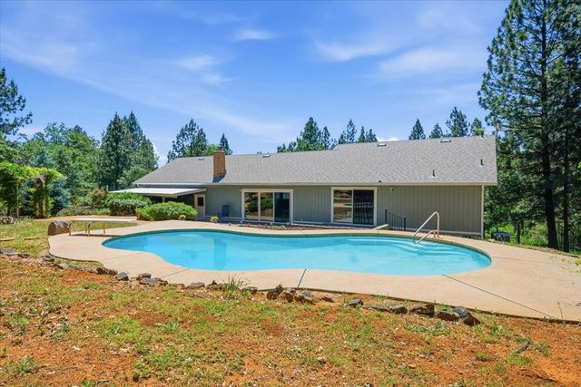 10704 Round Valley Rd, Grass Valley, CA 95949