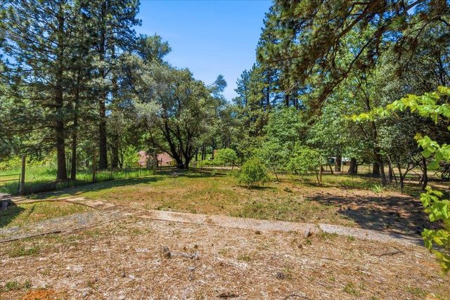 10704 Round Valley Rd, Grass Valley, CA 95949