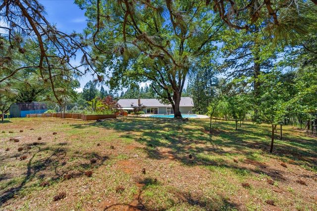10704 Round Valley Rd, Grass Valley, CA 95949