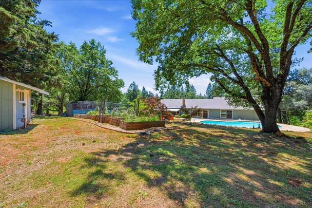 10704 Round Valley Rd, Grass Valley, CA 95949