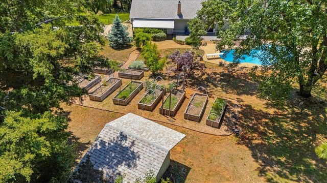 10704 Round Valley Rd, Grass Valley, CA 95949