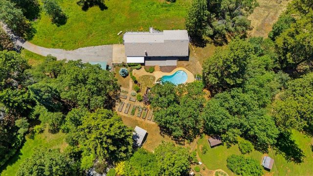 10704 Round Valley Rd, Grass Valley, CA 95949