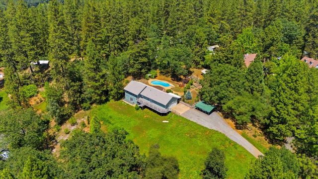 10704 Round Valley Rd, Grass Valley, CA 95949