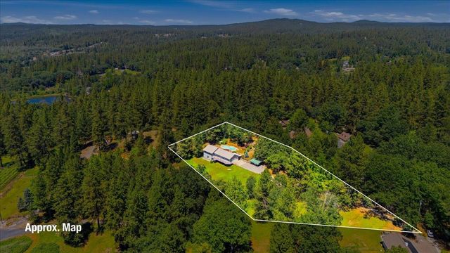 10704 Round Valley Rd, Grass Valley, CA 95949