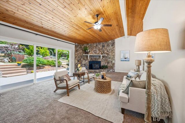 10704 Round Valley Rd, Grass Valley, CA 95949