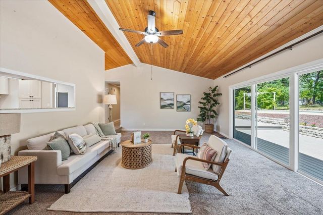 10704 Round Valley Rd, Grass Valley, CA 95949