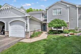 2142 Carriage Hill Circle, Lapeer, MI 48446