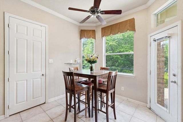 201 Fountainview Drive, Euless, TX 76039