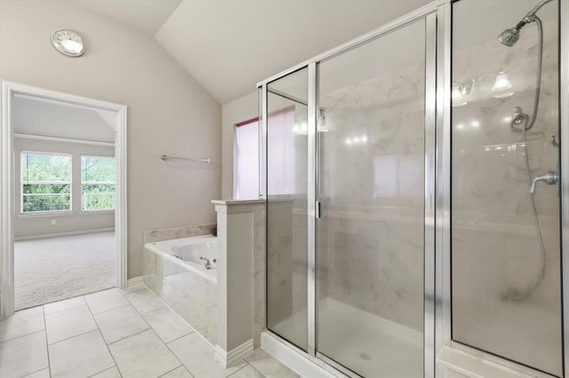 201 Fountainview Drive, Euless, TX 76039