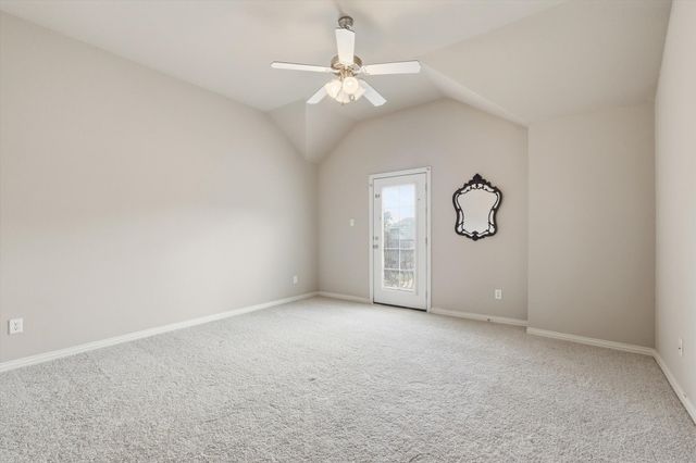 201 Fountainview Drive, Euless, TX 76039