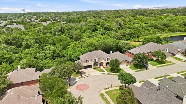 201 Fountainview Drive, Euless, TX 76039