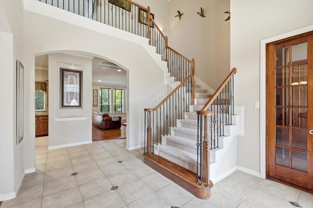 201 Fountainview Drive, Euless, TX 76039