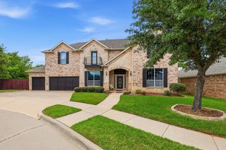 201 Fountainview Drive, Euless, TX 76039