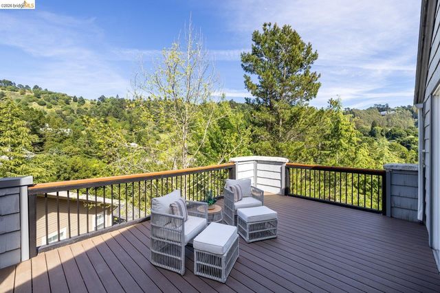 6975 Charing Cross Rd, Berkeley, CA 94705