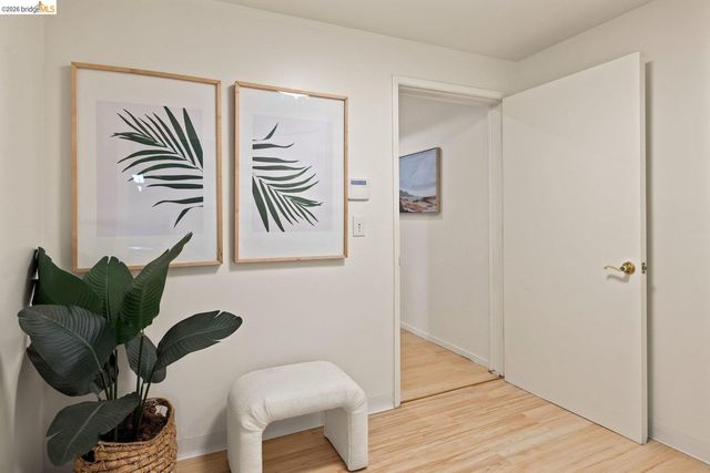 6975 Charing Cross Rd, Berkeley, CA 94705