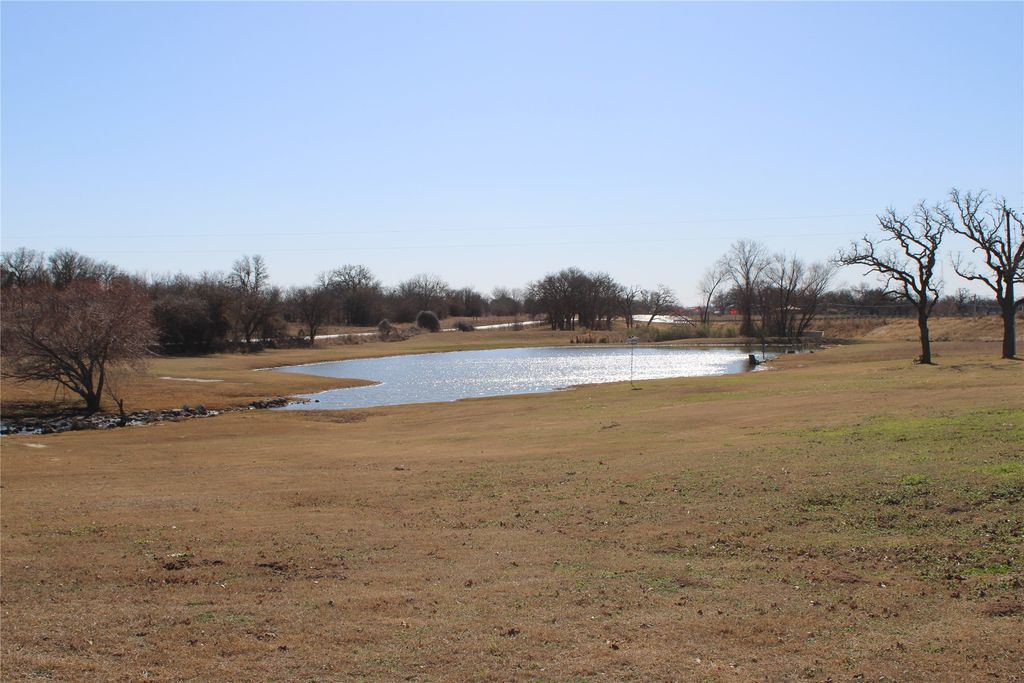 138 Walnut Creek Lane, Boyd, TX 76023