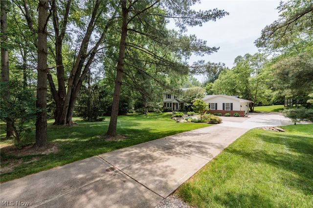 35320 Chagrin Boulevard, Moreland Hills, OH 44022