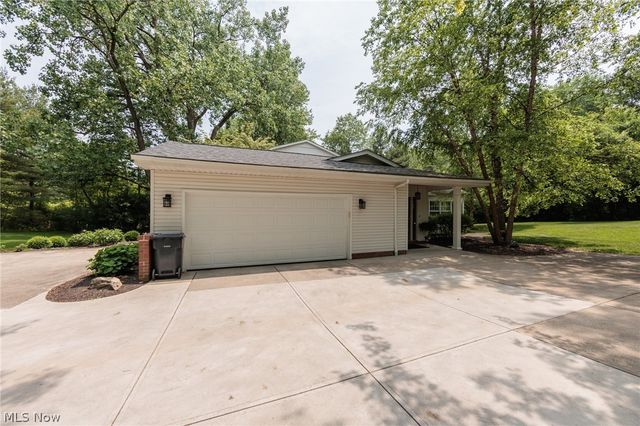 35320 Chagrin Boulevard, Moreland Hills, OH 44022
