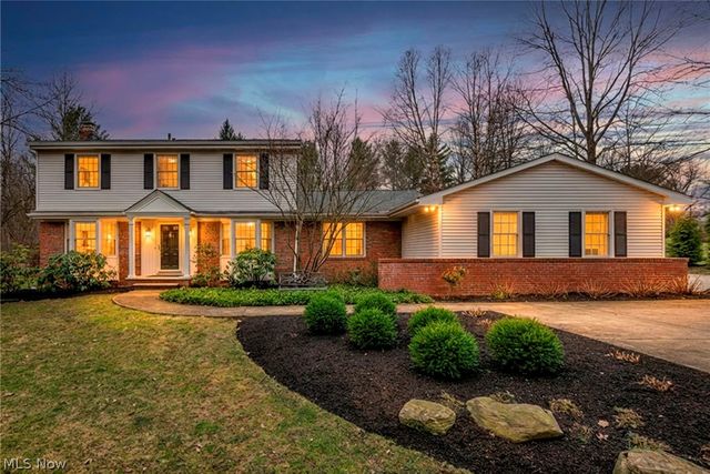 35320 Chagrin Boulevard, Moreland Hills, OH 44022