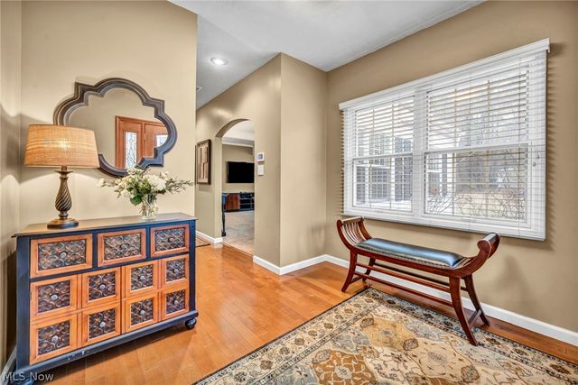 35320 Chagrin Boulevard, Moreland Hills, OH 44022