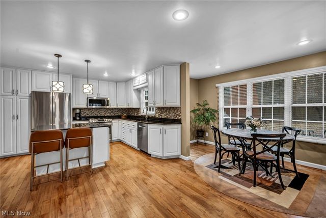 35320 Chagrin Boulevard, Moreland Hills, OH 44022