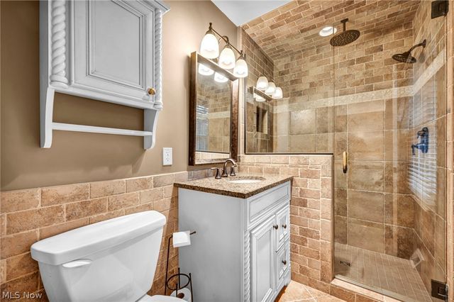 35320 Chagrin Boulevard, Moreland Hills, OH 44022