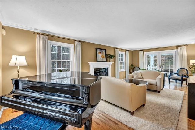 35320 Chagrin Boulevard, Moreland Hills, OH 44022