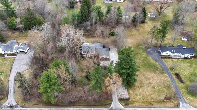 35320 Chagrin Boulevard, Moreland Hills, OH 44022