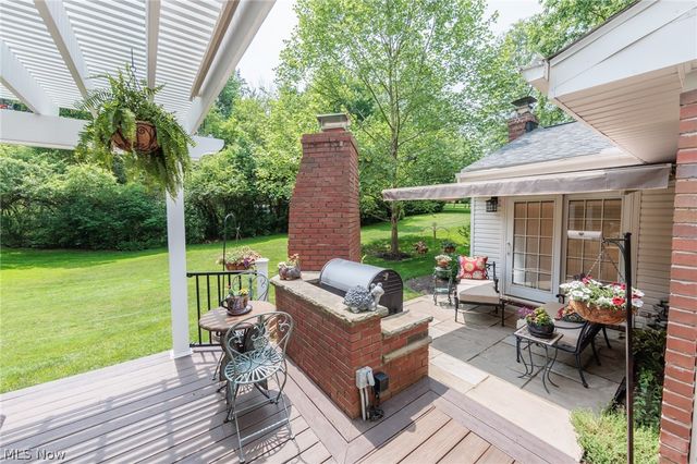 35320 Chagrin Boulevard, Moreland Hills, OH 44022