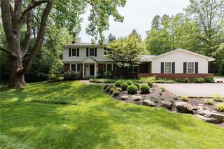 35320 Chagrin Boulevard, Moreland Hills, OH 44022