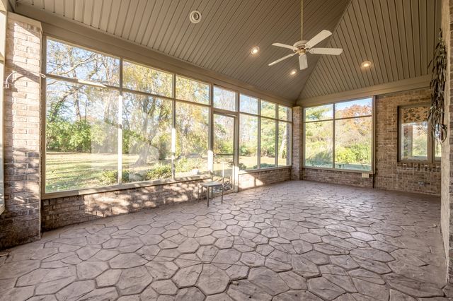 559 Gingermill Lane, Lexington, KY 40509