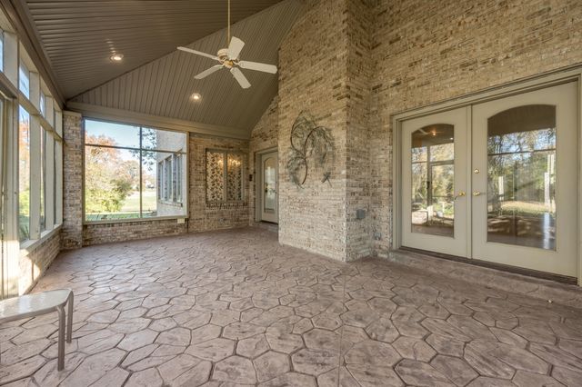 559 Gingermill Lane, Lexington, KY 40509