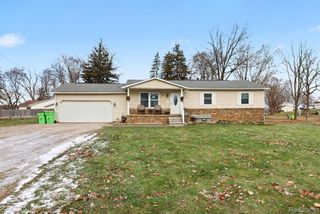 6561 Bennett Lake Road, Fenton, MI 48430