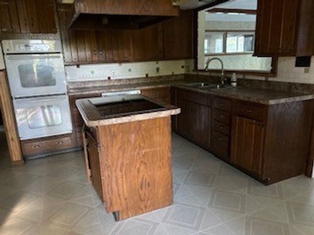 246 Edison St, Uniontown, PA 15401