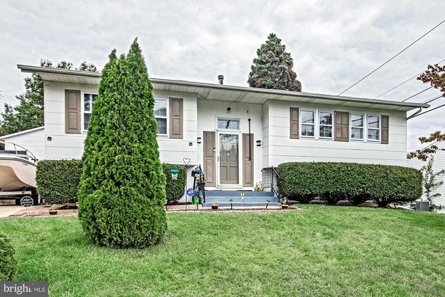 26 ALWYN RD, Newark, DE 19713