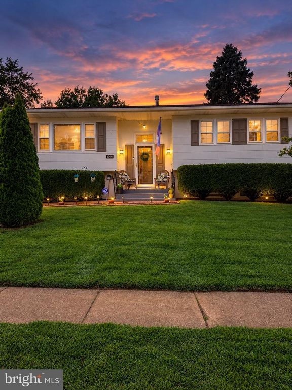 26 ALWYN RD, Newark, DE 19713