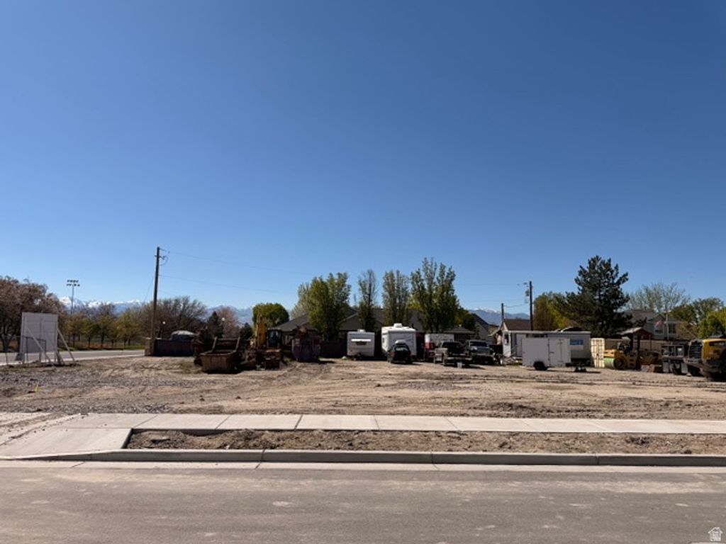 10972 S BRAND LN # 1, Sandy, UT 84070 — exterior