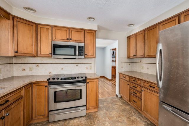 3 Ambler Way, Durham, NH 03824