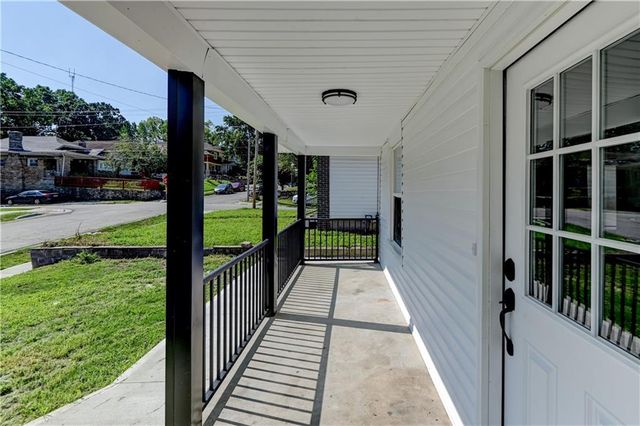 1540 Poplar Avenue, Kansas City, MO 64127