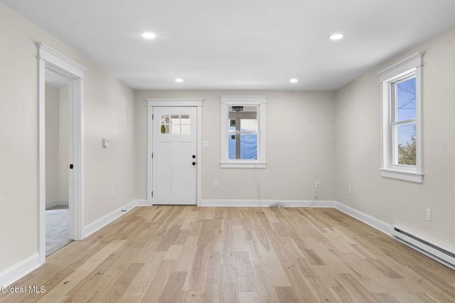 14 Park Way, Castleton-on-hudson, NY 12033