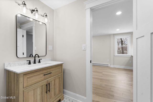 14 Park Way, Castleton-on-hudson, NY 12033