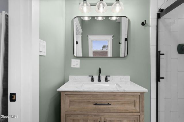 14 Park Way, Castleton-on-hudson, NY 12033