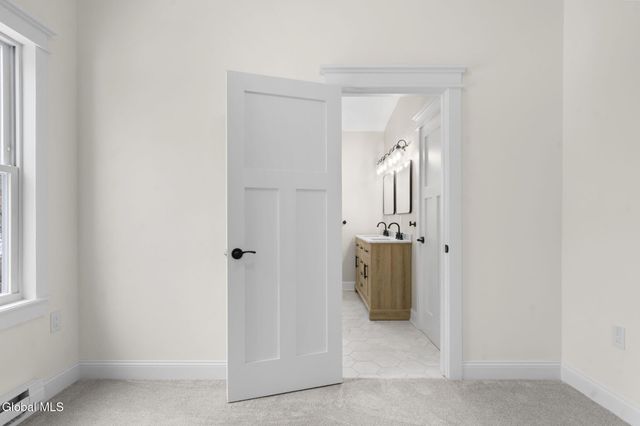 14 Park Way, Castleton-on-hudson, NY 12033