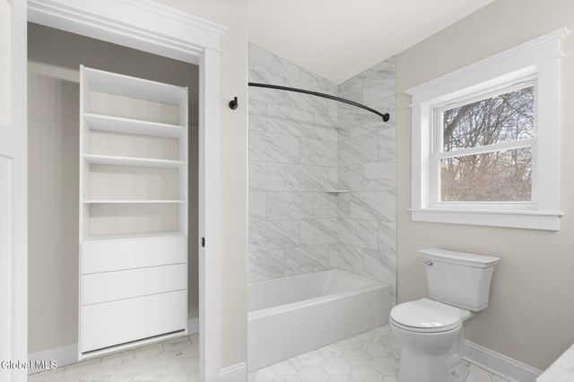 14 Park Way, Castleton-on-hudson, NY 12033