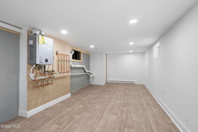 14 Park Way, Castleton-on-hudson, NY 12033