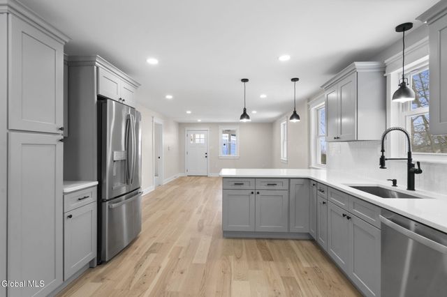 14 Park Way, Castleton-on-hudson, NY 12033