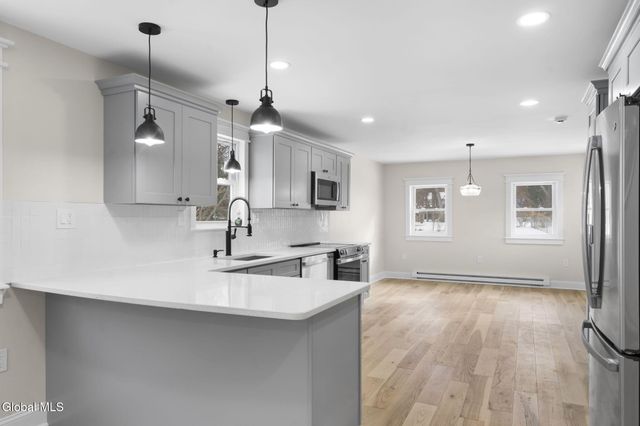 14 Park Way, Castleton-on-hudson, NY 12033