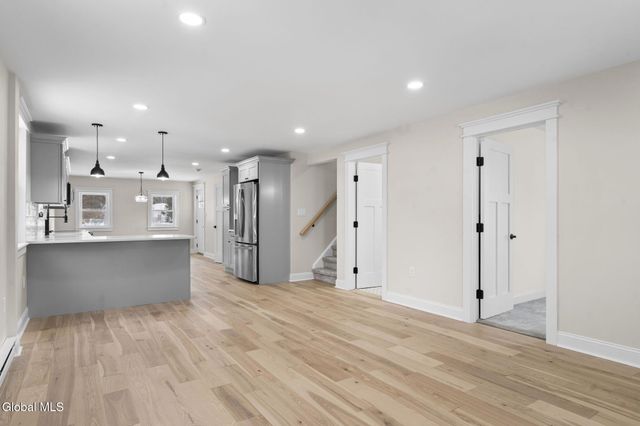 14 Park Way, Castleton-on-hudson, NY 12033