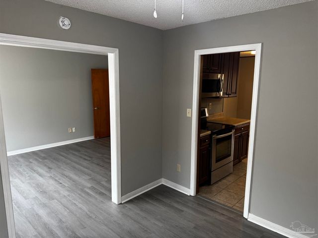 5941 Leesway Blvd, Pensacola, FL 32504